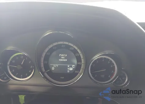 2010 Mercedes-Benz E 350 4Matic z USA, uszkodzony, nr VIN WDDHF8HB0AA109114